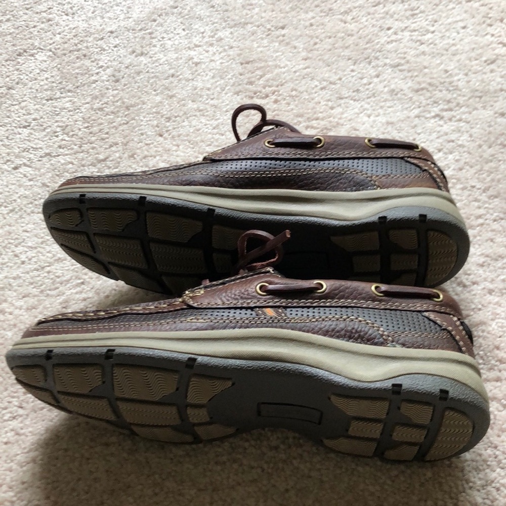 NIB Brown boat shoes. Size 7 - Picture 4 of 5